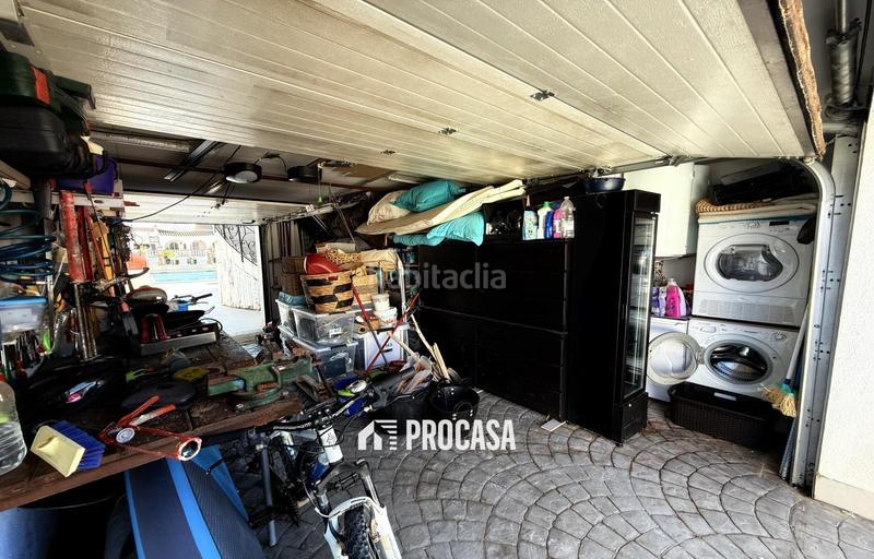 Foto 745d9691-acab-4ba7-a64e-a1161d15d521. Chalet casa renovada al canal con amarre privado a en Empuriabrava