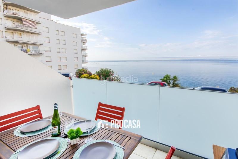 Foto 598fb5f1-6404-485e-8209-3e95c99771b0. Piso apartamento reformado con vistas al mar y licencia turística, en Roses