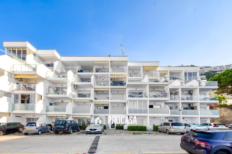 Foto b7dfe551-2653-4ec4-bd1c-3c12723cc33f. Piso apartamento reformado con vistas al mar y licencia turística, en Roses