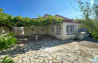 Xalet  Cala bona. Casa de plata baja, reformada, con jardín, terraza y garaje en s