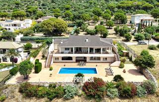 Chalet  Nord. Exclusiva villa de lujo con vistas panorámicas a la bahía de ros