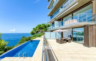 Pis  Canyelles. Apartamento de alto standing en primera línea de mar en canyelle