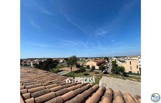 Appartement  Pla de roses. Dúplex con ascensor en venta en un edificio de dos viviendas y p