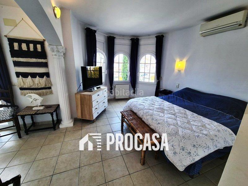 Foto 2342660e-45c8-484c-a657-a9a3b68b12a5. Xalet amb calefacció aparcament piscina a Port Grec - Port Moxó Empuriabrava