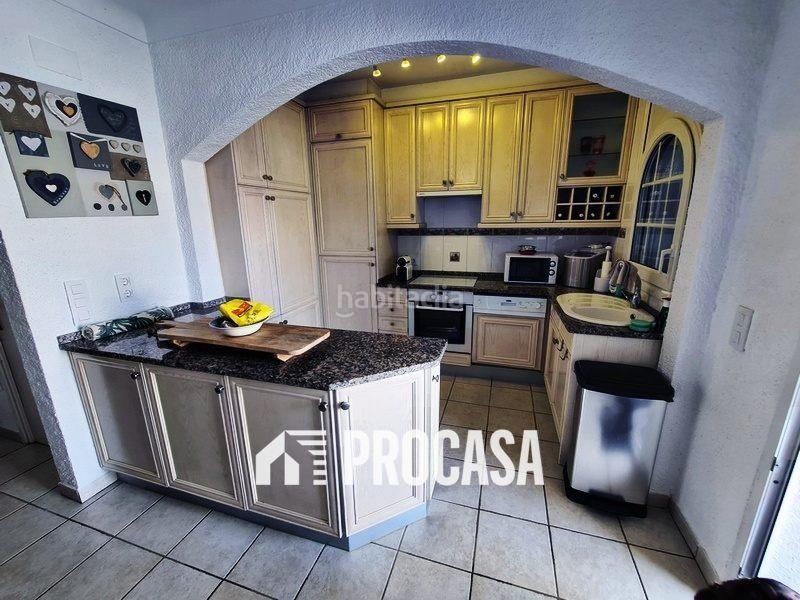 Foto 5483319c-f394-4472-b38a-efd358eda0fa. Xalet amb calefacció aparcament piscina a Port Grec - Port Moxó Empuriabrava