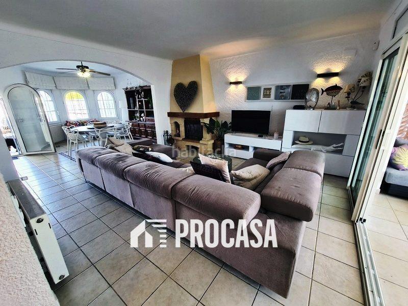 Foto 6c3bfe04-f785-4028-aa7c-cbc68b3a4feb. Xalet amb calefacció aparcament piscina a Port Grec - Port Moxó Empuriabrava