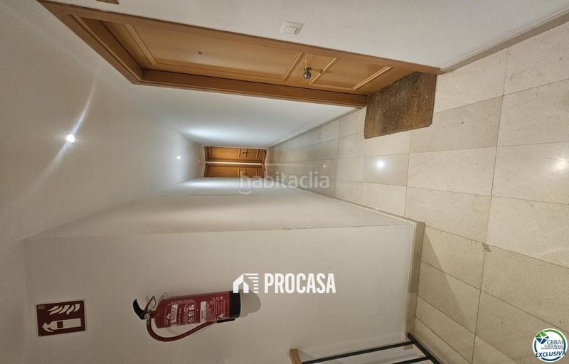 Foto dac2f932-0793-47a5-89ef-395521c5ec76. Appartamento con riscaldamento parcheggio terrazza in Empuriabrava