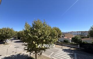 Pis  Puigmal. Piso moderno con terraza y parking en empuriabrava