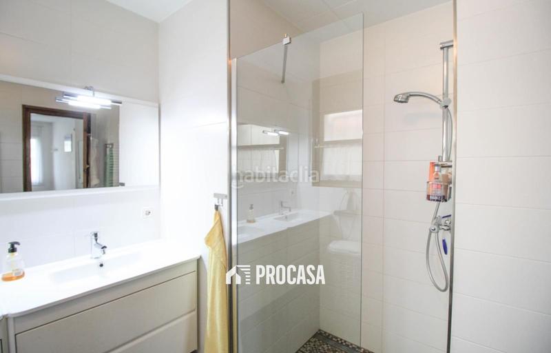 Foto c807eeb2-41eb-4d9e-87d8-990b01a30093. Xalet amb calefacció aparcament piscina a Francolí - Freser - Noguera Empuriabrava