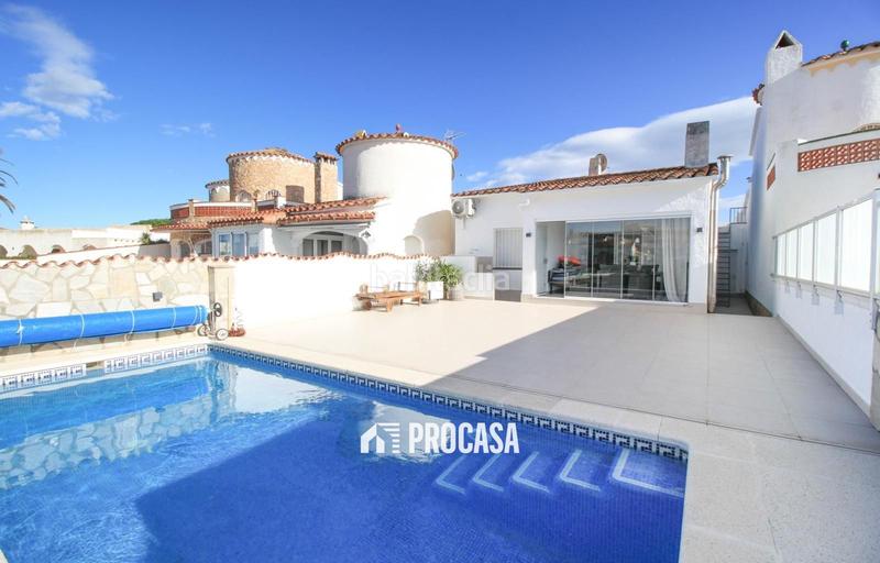 Foto edaedda0-fc0c-4cb8-acac-d4ba16415134. Xalet amb calefacció aparcament piscina a Francolí - Freser - Noguera Empuriabrava