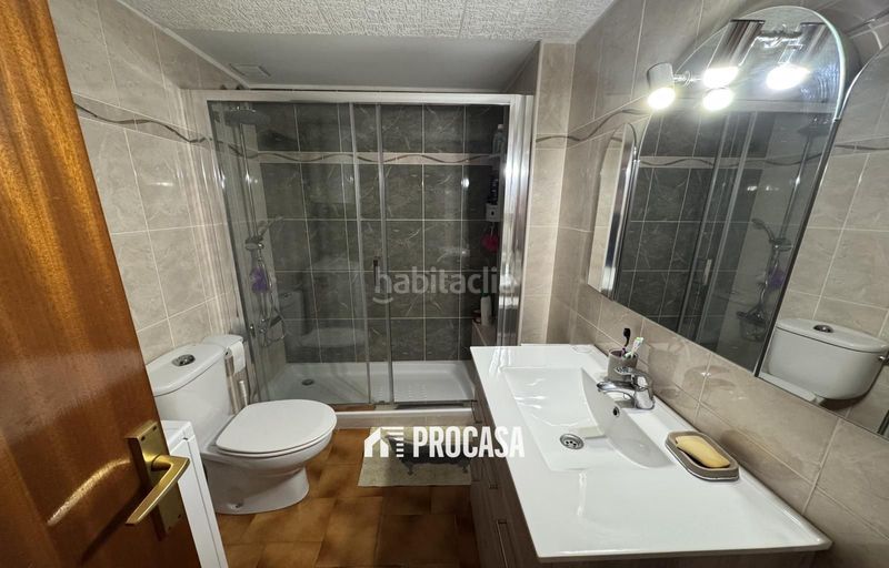 Foto 0fea0019-a9b5-4c55-af04-2969651a6d4a. Piso apartamento con vistas al puerto y amarre privado en Empuriabrava