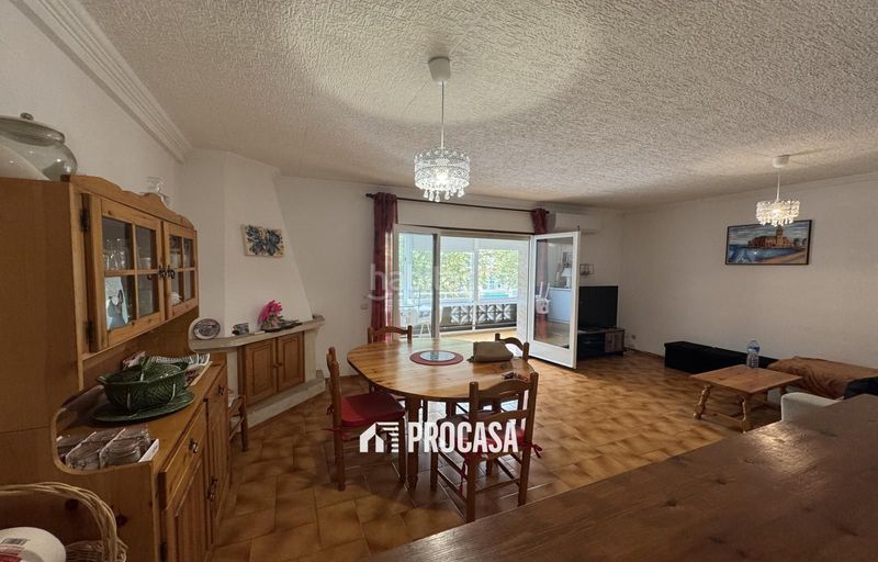 Foto 4a05d3d7-f41e-4e98-92be-8b0a24c5d87e. Piso apartamento con vistas al puerto y amarre privado en Empuriabrava