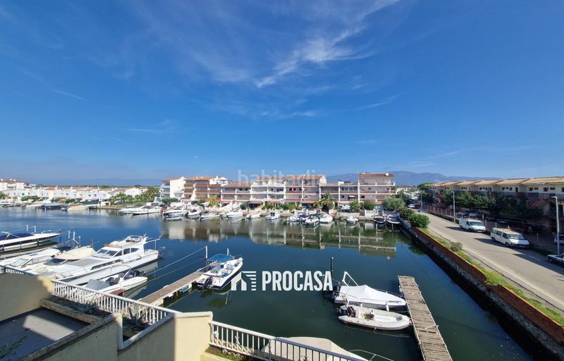 Foto 4d51a679-0066-4db7-9f8c-4ac7a6d8a2af. Piso apartamento con vistas al puerto y amarre privado en Empuriabrava