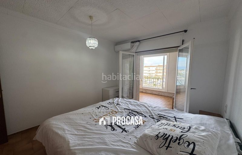 Foto d0731f09-39c7-4496-8b39-216fff386592. Piso apartamento con vistas al puerto y amarre privado en Empuriabrava