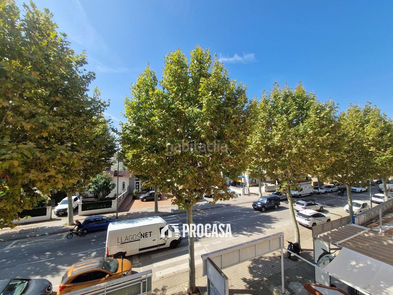 Foto f683b85f-660f-4752-a484-0bfa7592e315. Piso apartamento con vistas al puerto y amarre privado en Empuriabrava