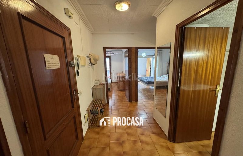 Foto fd70dd59-937a-4bf5-8caf-4cc7ed629a60. Piso apartamento con vistas al puerto y amarre privado en Empuriabrava