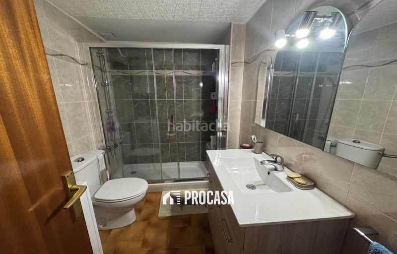 Foto ff7593cc-74e0-4727-a783-b942ff8587b7. Piso apartamento con vistas al puerto y amarre privado en Empuriabrava