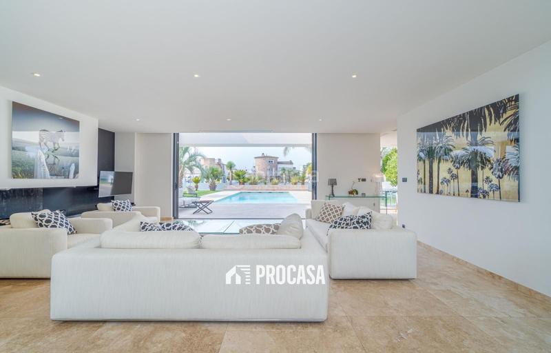 Foto 3e8818b3-2055-4252-acca-45eec28cfe2d. Xalet amb calefacció aparcament piscina a Peni Empuriabrava