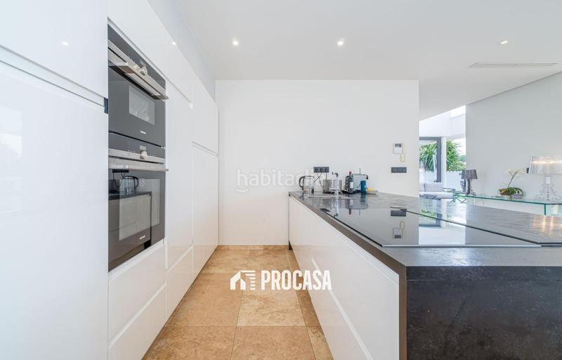 Foto 53052f40-d52a-4980-bbb8-6d6a44e4ee65. Xalet amb calefacció aparcament piscina a Peni Empuriabrava