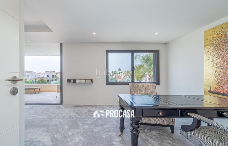 Foto 6279c62b-5e3c-46e7-bec7-601c219f2ebb. Xalet amb calefacció aparcament piscina a Peni Empuriabrava