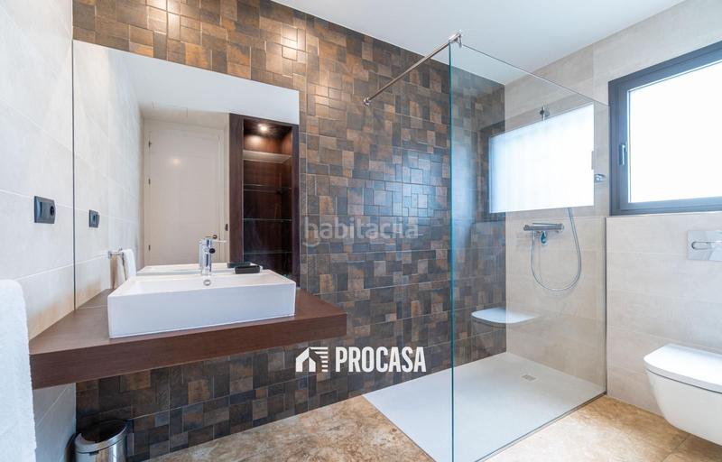 Foto 700fd229-46dd-45a2-a8dd-d77ca0a6fe33. Xalet amb calefacció aparcament piscina a Peni Empuriabrava