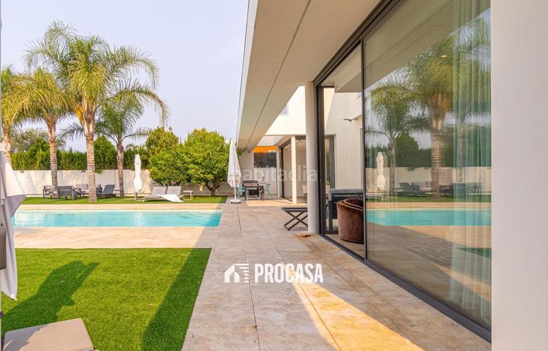 Foto 8ed37249-d760-446d-bcb2-35b1fbe613a8. Xalet amb calefacció aparcament piscina a Peni Empuriabrava