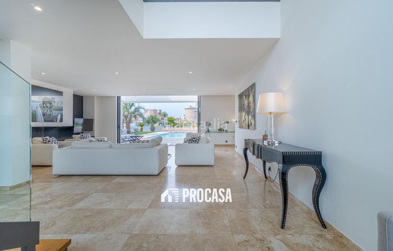 Foto 95ea3e6e-a34e-4cee-ae2e-d55788373306. Xalet amb calefacció aparcament piscina a Peni Empuriabrava