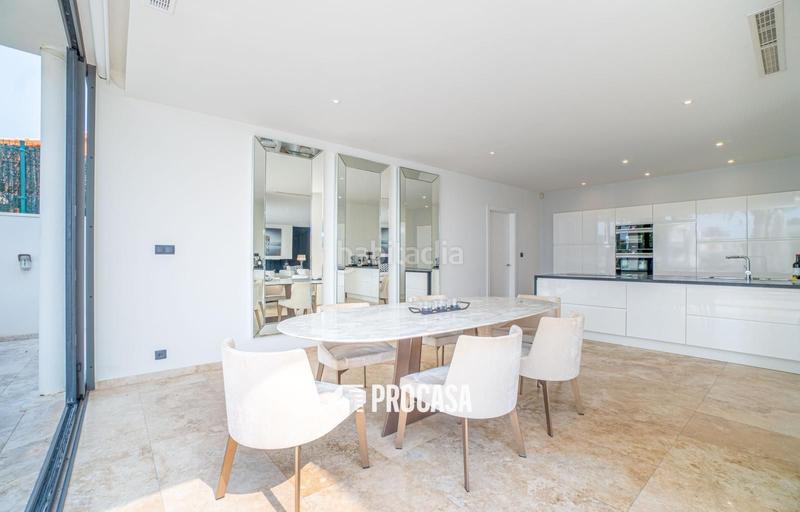 Foto afbd9a8b-3923-4f72-b17d-35b941544c68. Xalet amb calefacció aparcament piscina a Peni Empuriabrava