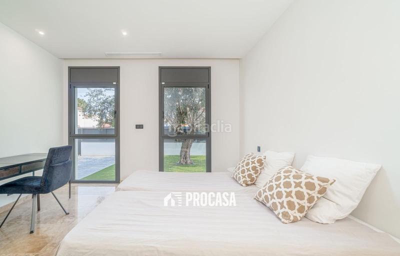 Foto bed38d05-c4b1-4878-b3f9-387e855cccdd. Xalet amb calefacció aparcament piscina a Peni Empuriabrava