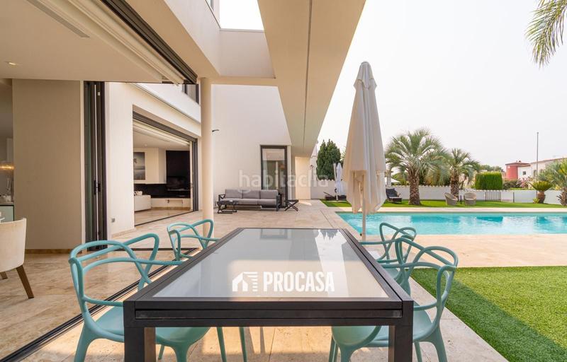 Foto c1bdb3d0-d718-4610-9055-a1de8ba170ac. Xalet amb calefacció aparcament piscina a Peni Empuriabrava