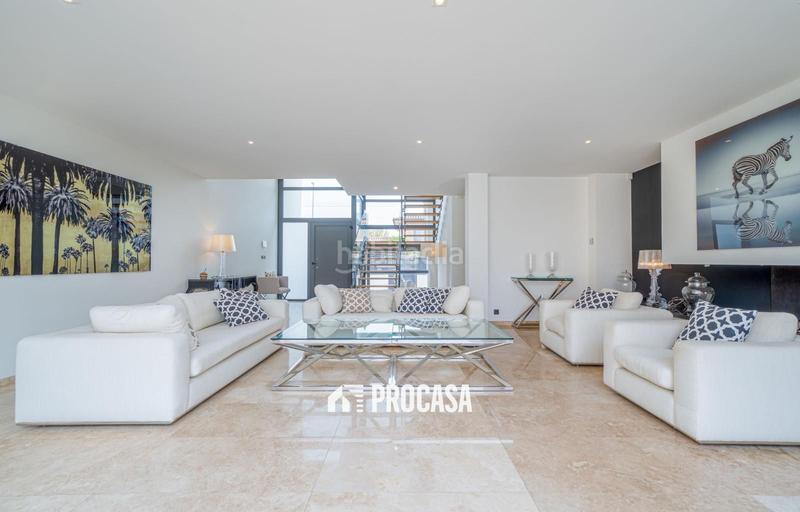 Foto c35608e4-ab85-423c-bc62-af4046064d63. Xalet amb calefacció aparcament piscina a Peni Empuriabrava