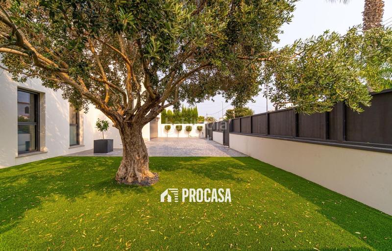 Foto d6fc95eb-50a5-48d1-80fe-e0b73f70e730. Xalet amb calefacció aparcament piscina a Peni Empuriabrava