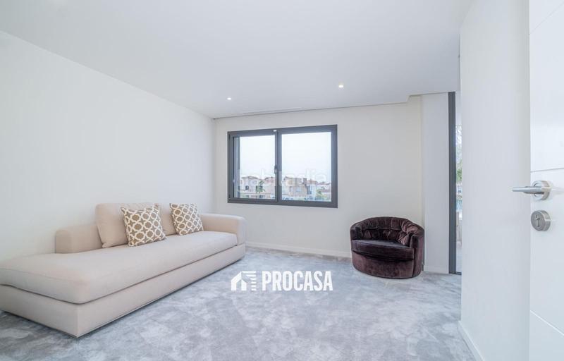 Foto d9778d79-2a7c-45a4-b749-a1c16059b018. Xalet amb calefacció aparcament piscina a Peni Empuriabrava