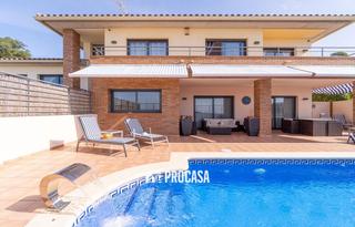 Chalet  Muntanyeta. Lujosa casa a pocos metros del centro de palausaverdera