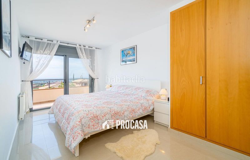 Foto 4cc6a25a-e5bc-40eb-a2e6-37a697504cb1. Chalet lujosa casa a pocos metros del centro de palausaverdera en Palau-saverdera