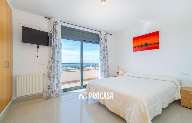 Foto aa826ed4-2397-4a28-ad4b-71d9ee3c0910. Chalet lujosa casa a pocos metros del centro de palausaverdera en Palau-saverdera