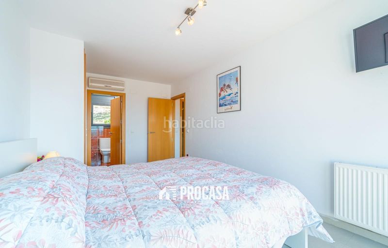 Foto ea2007ae-e0d2-48b4-b5ce-d45e5af3d73a. Chalet lujosa casa a pocos metros del centro de palausaverdera en Palau-saverdera