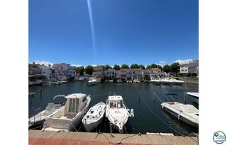 Appartement  Port alegre. Apartamento situado en la marina de empuriabrava