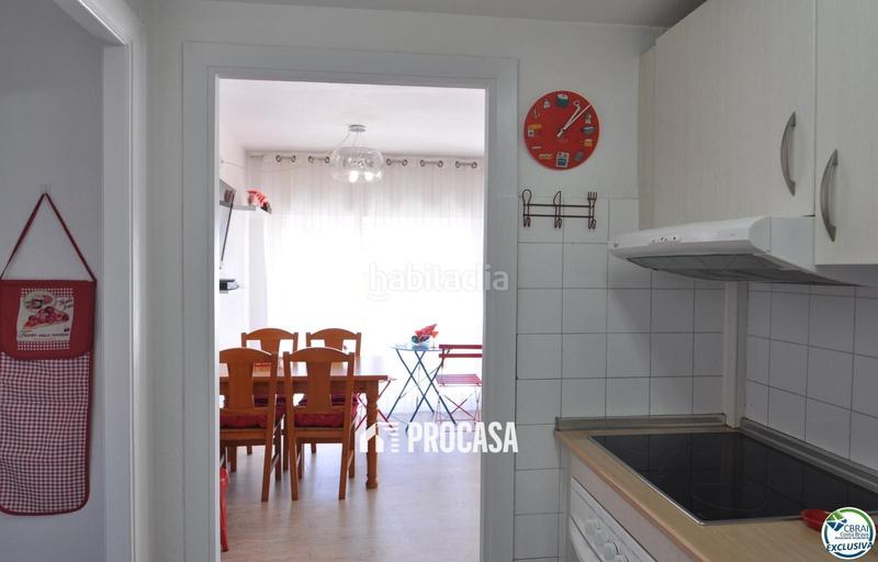Foto 2f08129e-b4d6-408b-abfc-ba0126526cec. Piso apartamento en 1.línea de mar con licencia turística en Roses