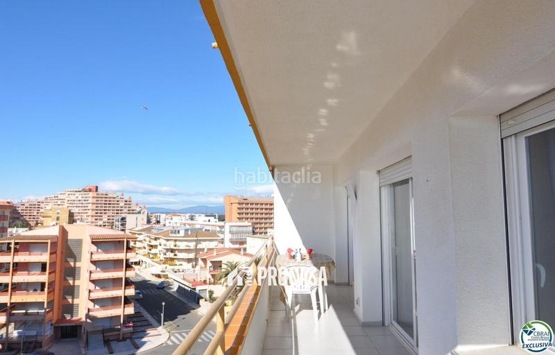 Foto d6704923-88d2-4a7e-8313-5d072c883b4b. Piso apartamento en 1.línea de mar con licencia turística en Roses