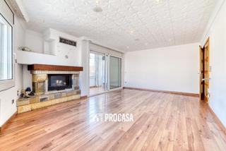 Piso  De les arenes. Acogedor apartamento reformado en el centro de roses, a pocos me