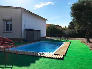 Chalet  Urgell. Casa con amplio jardín en venta en mas boscà roses