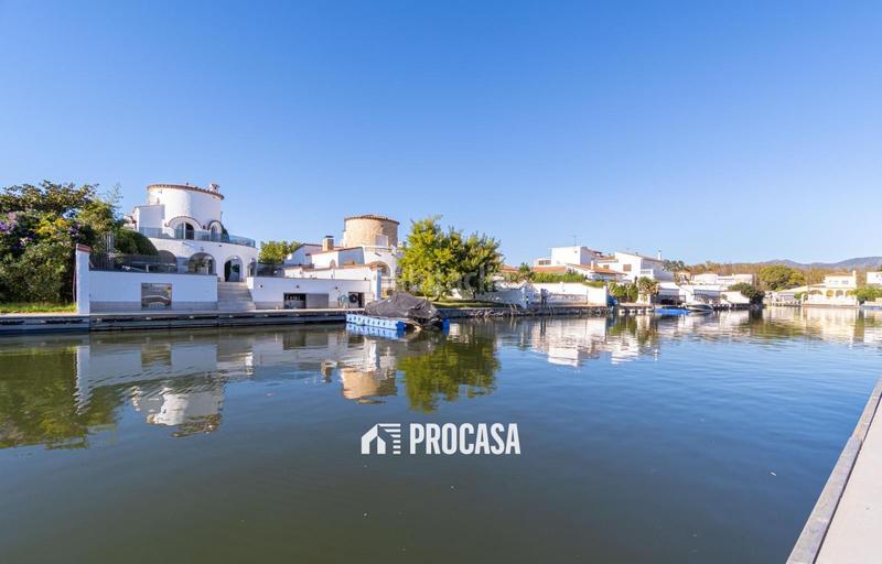 Foto 0cd95d80-8df7-4c06-b738-03718b597ac8. Chalet mit heizung parking pool in Tordera - Fluvià - Llobregat Empuriabrava