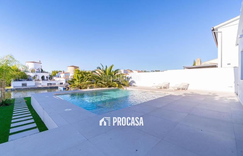 Foto 786af8c2-50b2-471f-891d-3b780aa57b87. Chalet mit heizung parking pool in Tordera - Fluvià - Llobregat Empuriabrava