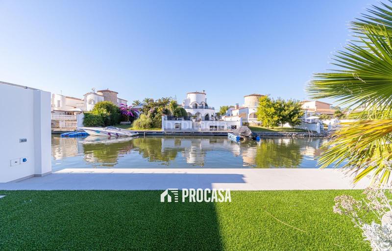 Foto 9e4f5dd9-289d-4848-b2ac-3257e1c67d20. Chalet mit heizung parking pool in Tordera - Fluvià - Llobregat Empuriabrava