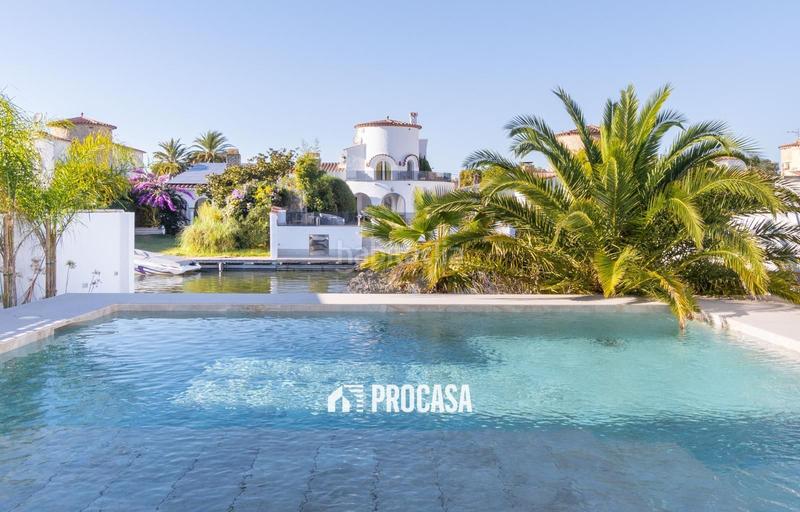 Foto b008e034-1e9f-4d19-a35e-2f3f4fe490c4. Chalet mit heizung parking pool in Tordera - Fluvià - Llobregat Empuriabrava