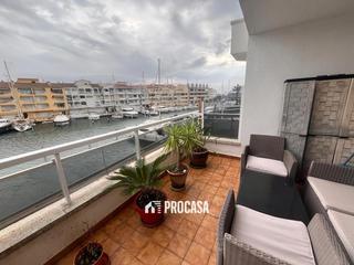 Pis  Club nàutic. Bonito apartamento con amplia terraza y vistas espectaculares al