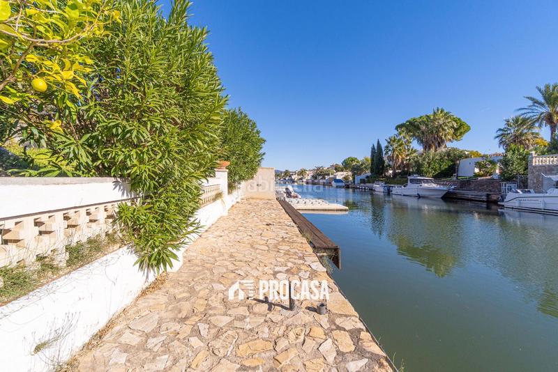 Foto a1d30b4f-9a66-4255-b53f-d0e0036fcf23. Chalet con riscaldamento parcheggio piscina in Francolí - Freser - Noguera Empuriabrava