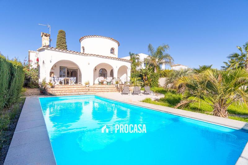 Foto ec04e4a4-0432-4e8f-84f4-5c84c2bb535f. Chalet con riscaldamento parcheggio piscina in Francolí - Freser - Noguera Empuriabrava