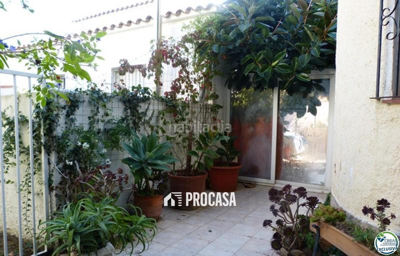 Foto 431b212e-098d-41bf-82f7-0704489dbf0f. Pis amb aparcament a Carmençó Empuriabrava